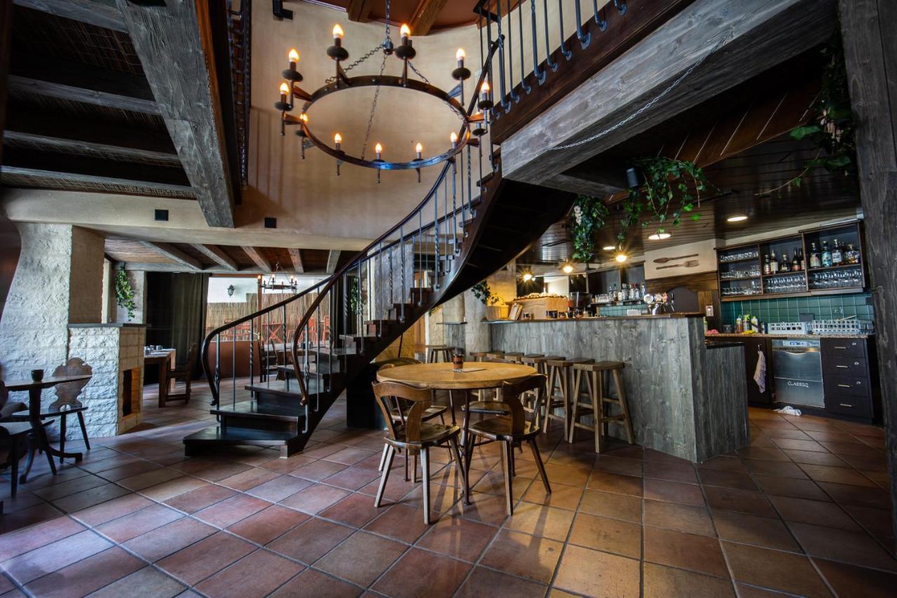 Peanut Medieval Lodge Saint-Ursanne Exterior photo